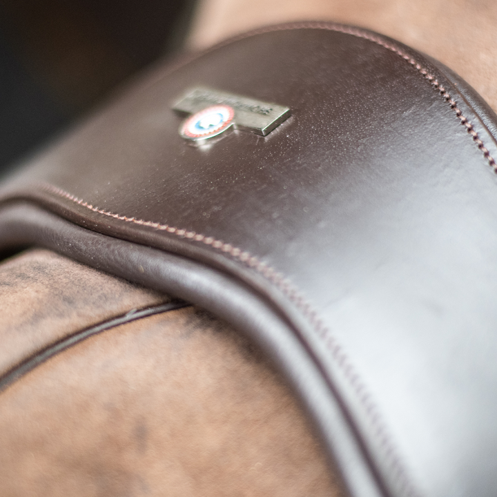 Anatomical Leather Girth